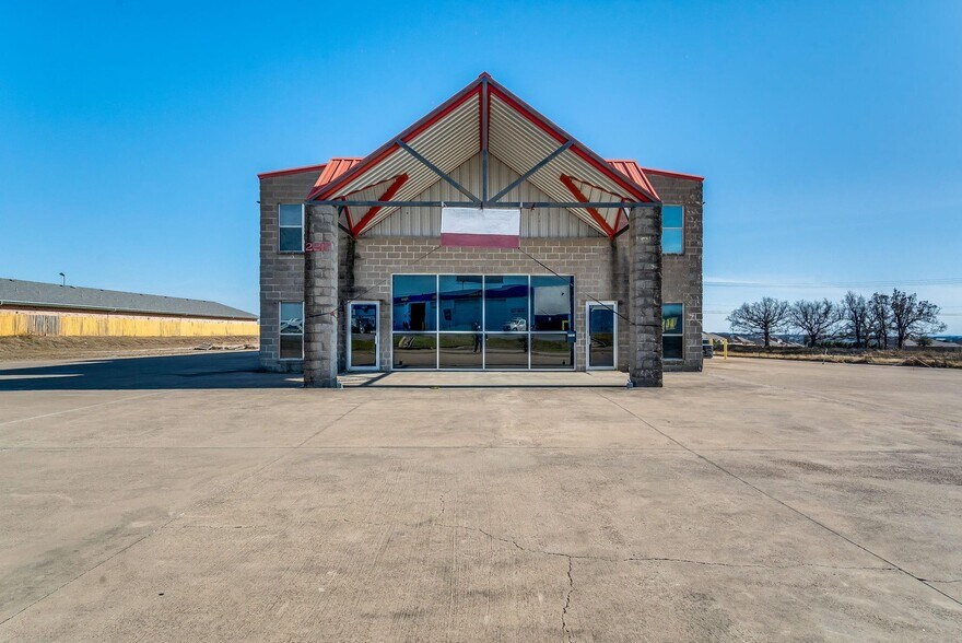 2217 Old Dennis Rd, Weatherford, TX à vendre - Photo du bâtiment - Image 1 de 39