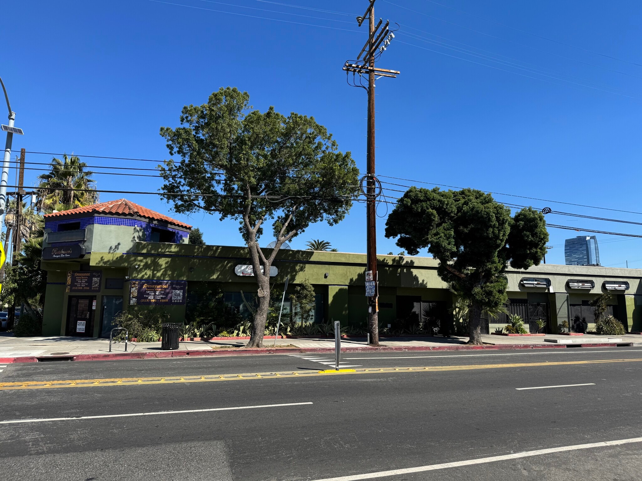1215-1229 Venice Blvd, Los Angeles, CA à louer Photo principale- Image 1 de 3
