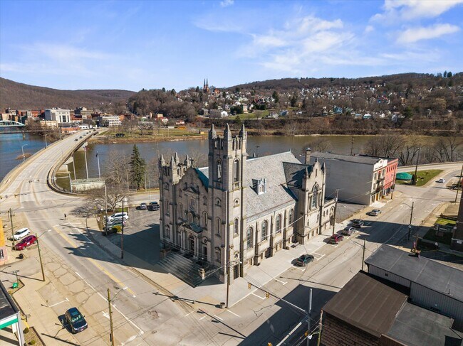 More details for 21 State St, Oil City, PA - Specialty for Sale