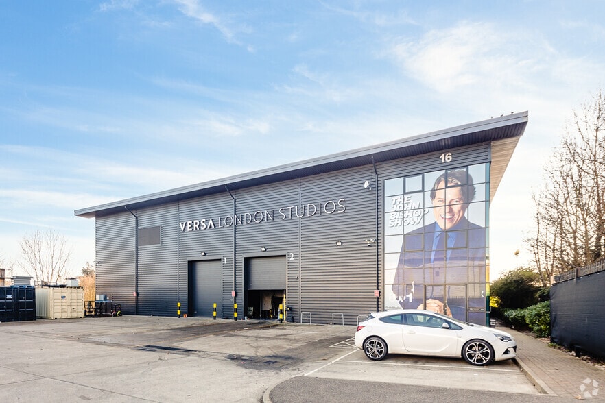 Kendal Av, London for lease - Building Photo - Image 3 of 5