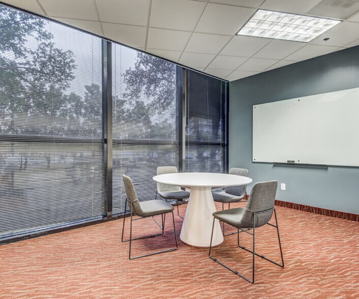 101 E Park Blvd, Plano, TX à louer - Photo intérieure - Image 3 de 5