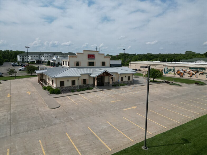 343 E Chestnut St, Junction City, KS à vendre - Photo du bâtiment - Image 2 de 6