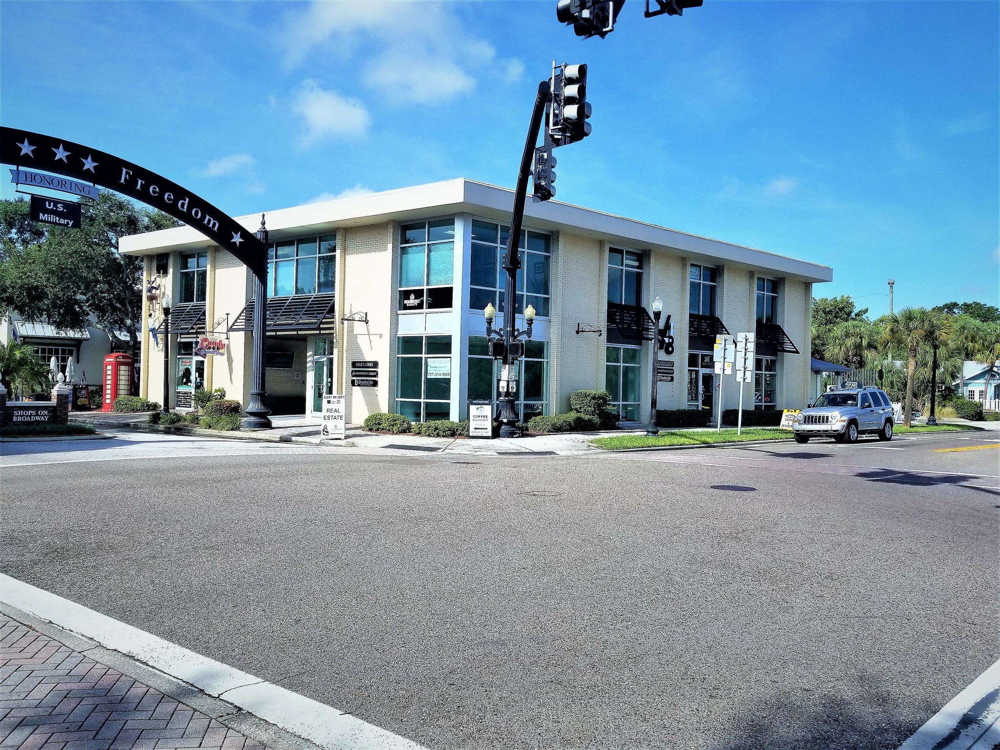 748 Broadway, Dunedin, FL for lease Primary Photo- Image 1 of 27