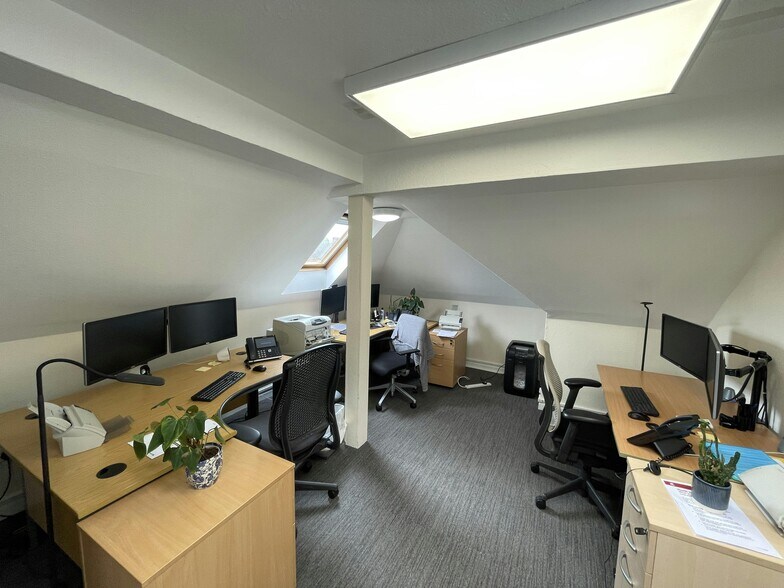 19 Station Rd, Chinnor à louer - Photo du bâtiment - Image 2 de 5