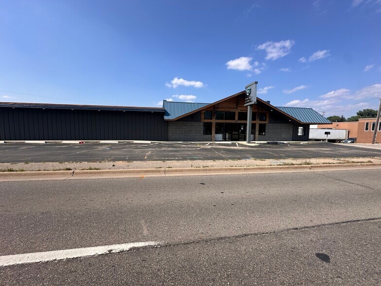 1623-1635 Chicago Dr SW, Grand Rapids, MI à louer - Photo du bâtiment - Image 2 de 63