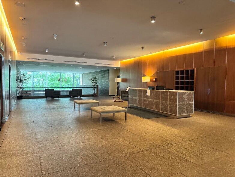 1 Executive Dr, Fort Lee, NJ à louer - Photo du bâtiment - Image 2 de 66