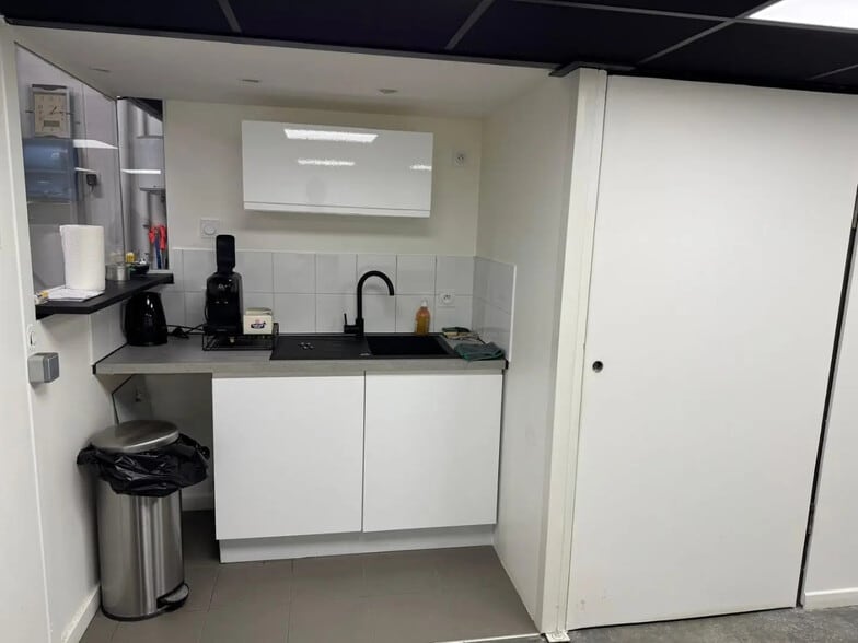 Industriel dans Brignais à louer - Photo intérieure - Image 3 de 4