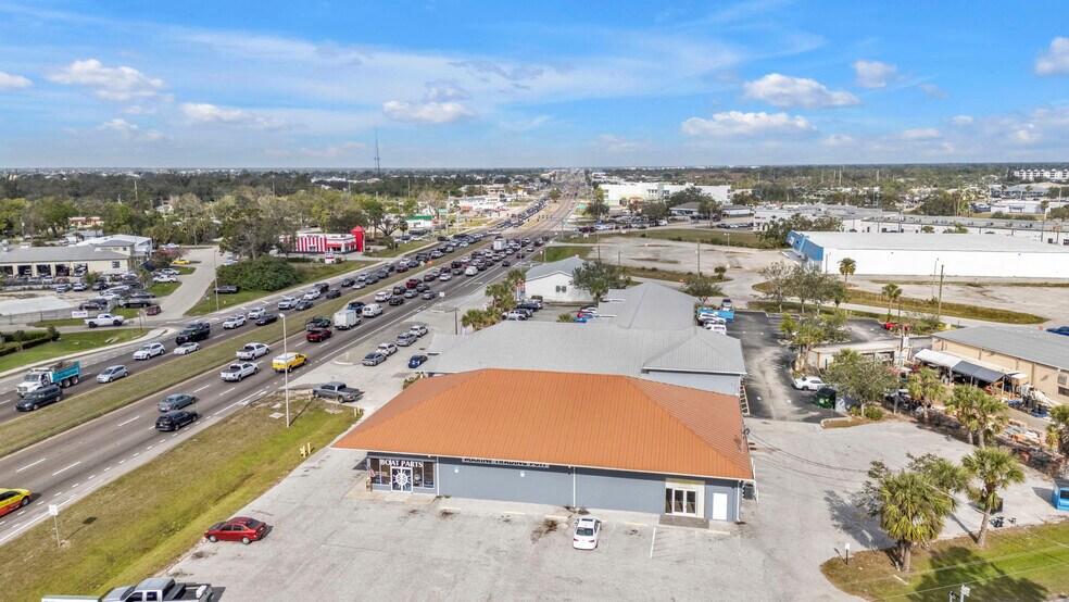 4694 Tamiami Trl, Port Charlotte, FL for lease - Primary Photo - Image 1 of 36