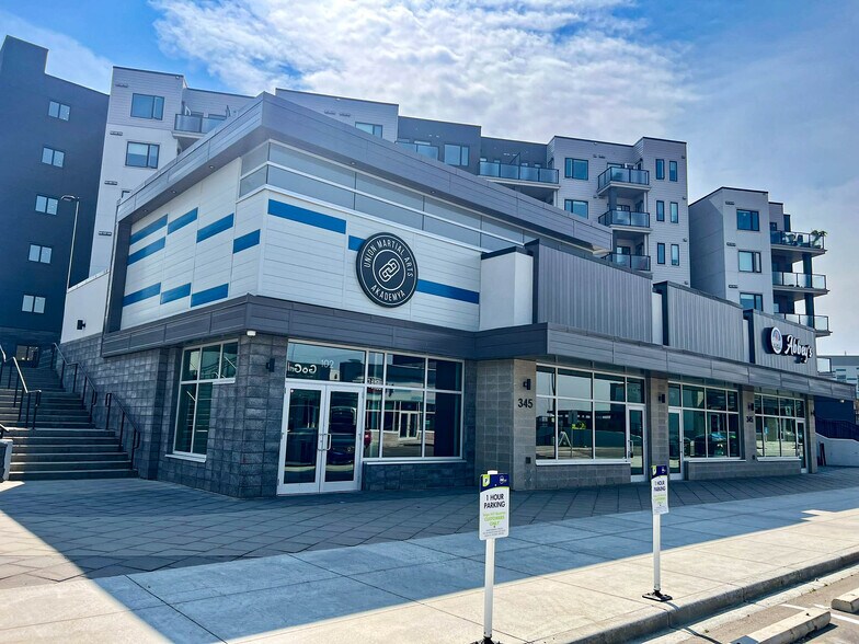 455 Sage Valley Dr NW, Calgary, AB à louer - Photo du bâtiment - Image 3 de 14