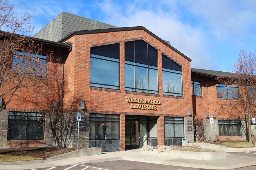 320 SW Upper Terrace Dr, Bend, OR à louer - Photo du bâtiment - Image 2 de 17