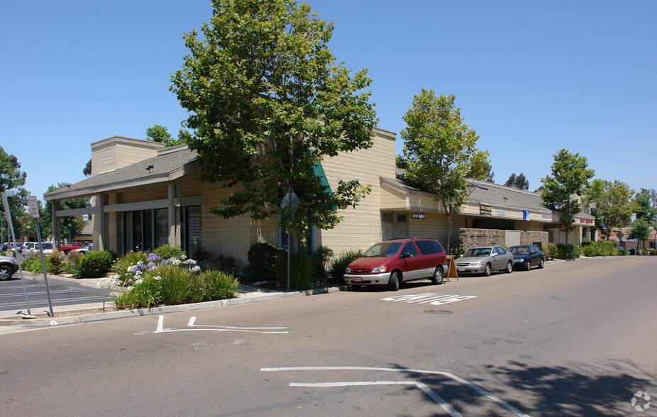 9844 Hibert St, San Diego, CA à vendre - Photo du bâtiment - Image 2 de 3