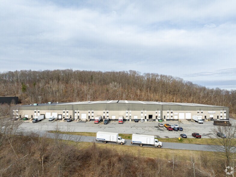 161 Ferry Rd, Haverhill, MA à louer - Photo principale - Image 1 de 8