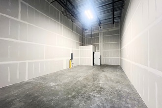 5718 W 3500 South, West Valley, UT for lease Interior Photo- Image 2 of 3