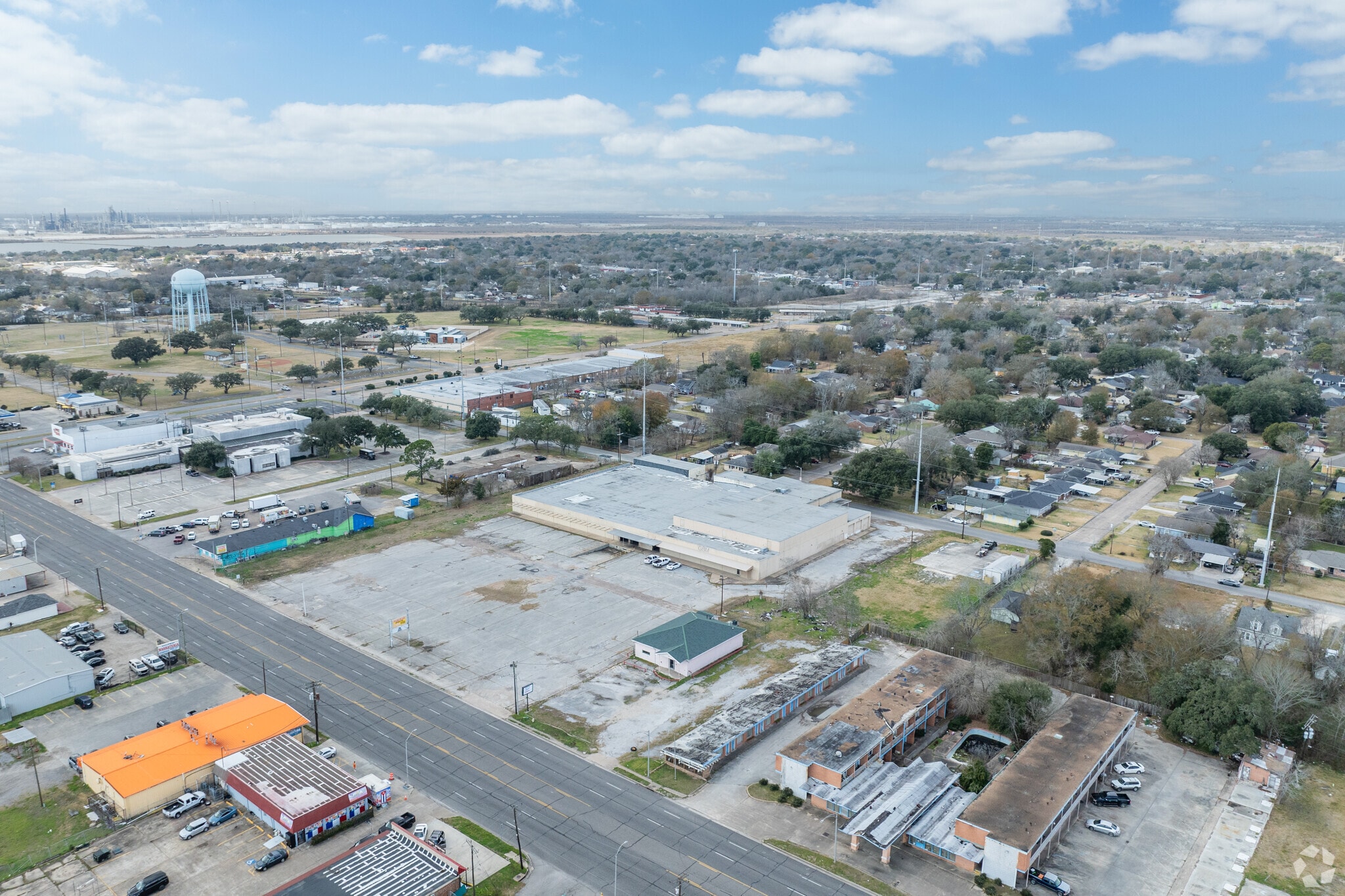 3835 Gulfway Dr, Port Arthur, TX for lease Primary Photo- Image 1 of 19