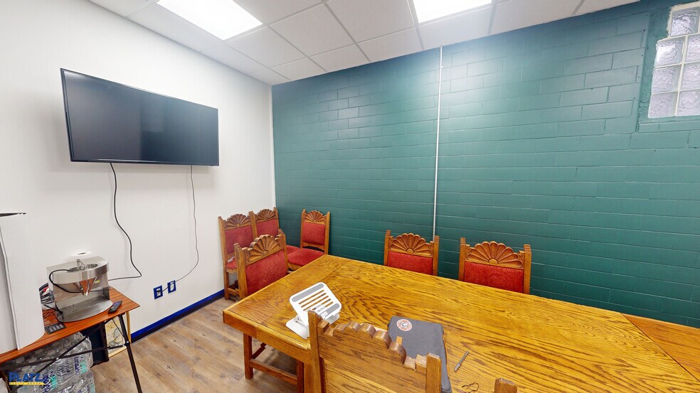 1586 Mahoning Ave, Youngstown, OH for lease - Building Photo - Image 3 of 12