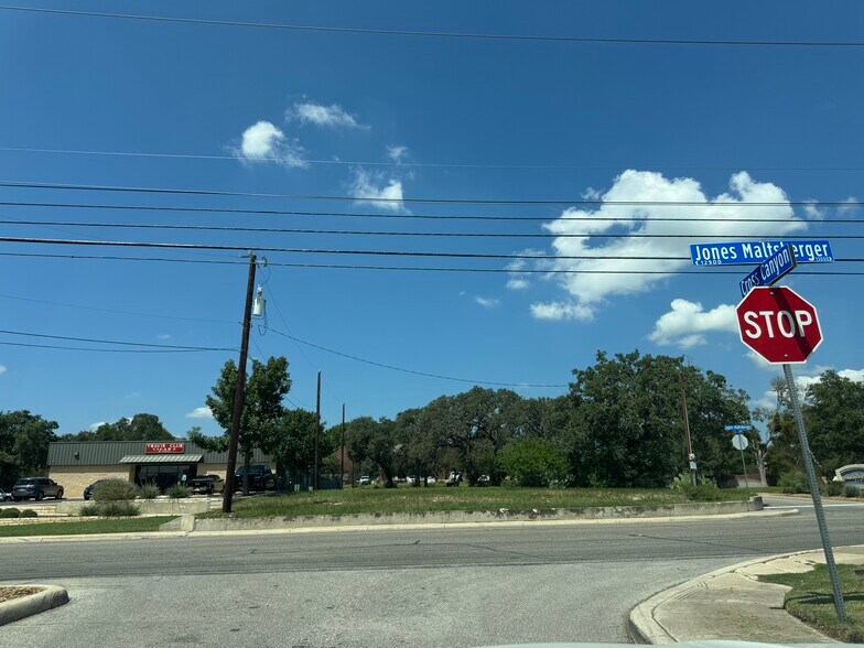 Jones Maltsberger & Cross Canyon Rd, San Antonio, TX à vendre - Photo du bâtiment - Image 2 de 10