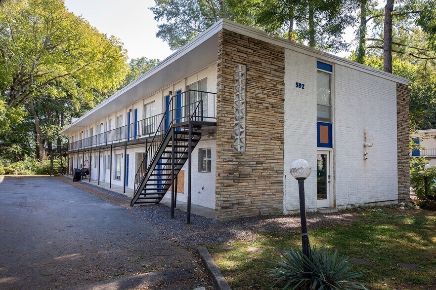 592 Patterson St, Memphis, TN à vendre - Photo du bâtiment - Image 2 de 26