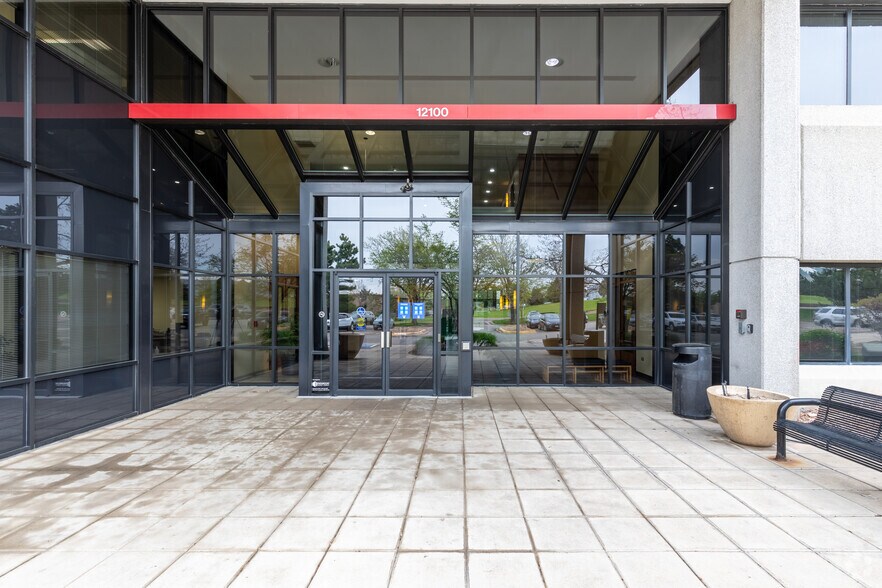 12100 E Iliff Ave, Aurora, CO à louer - Photo du bâtiment - Image 3 de 24