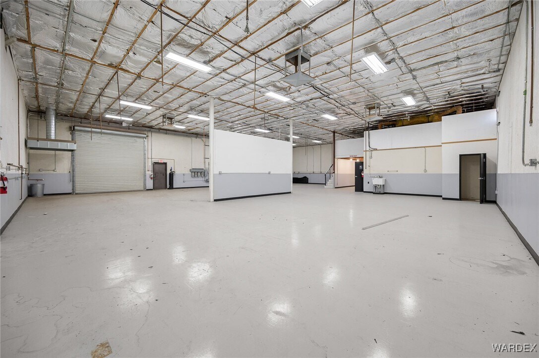 1055 Empire Dr, Lake Havasu City, AZ à louer Photo principale- Image 1 de 24