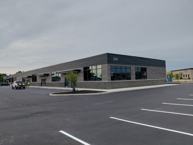 3749 Landmark Dr, Lafayette, IN for lease - Building Photo - Image 1 of 7