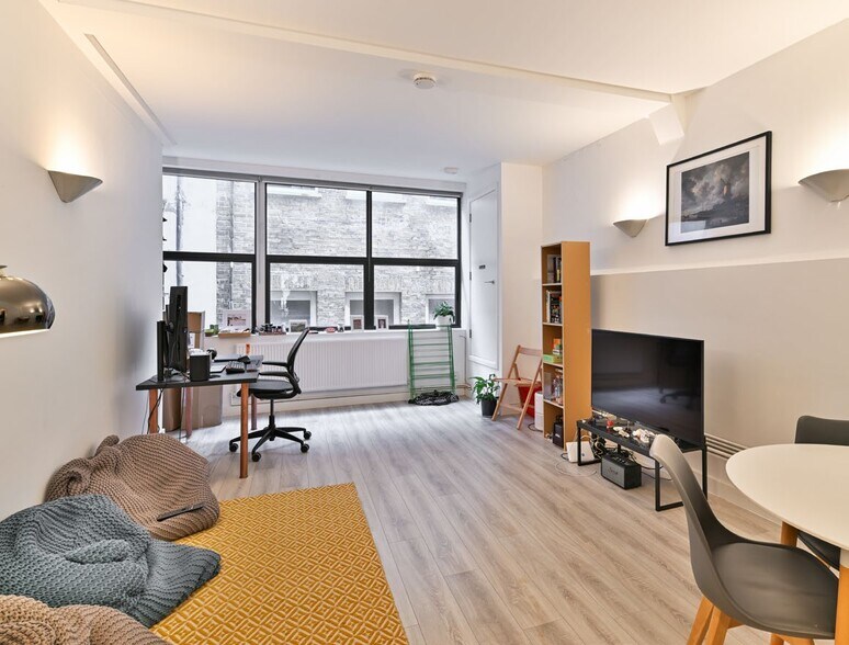 7-8 White Church Passage, Londres for sale - Interior Photo - Image 2 of 4