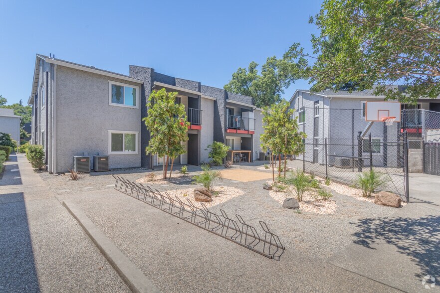 929 Nord Ave, Chico, CA à vendre - Photo du bâtiment - Image 2 de 25