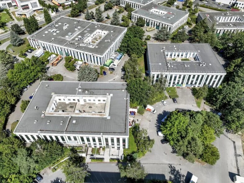 1-6 Rue Des Vergers, Limonest à louer - Photo du bâtiment - Image 2 de 181