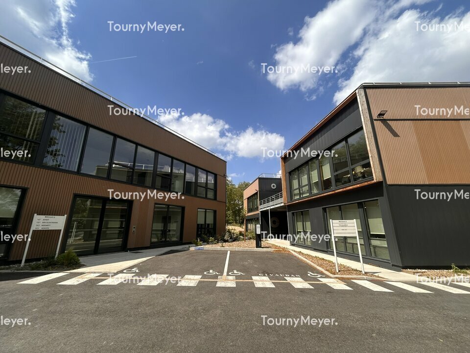 Office in Ramonville-Saint-Agne for lease Building Photo- Image 1 of 8