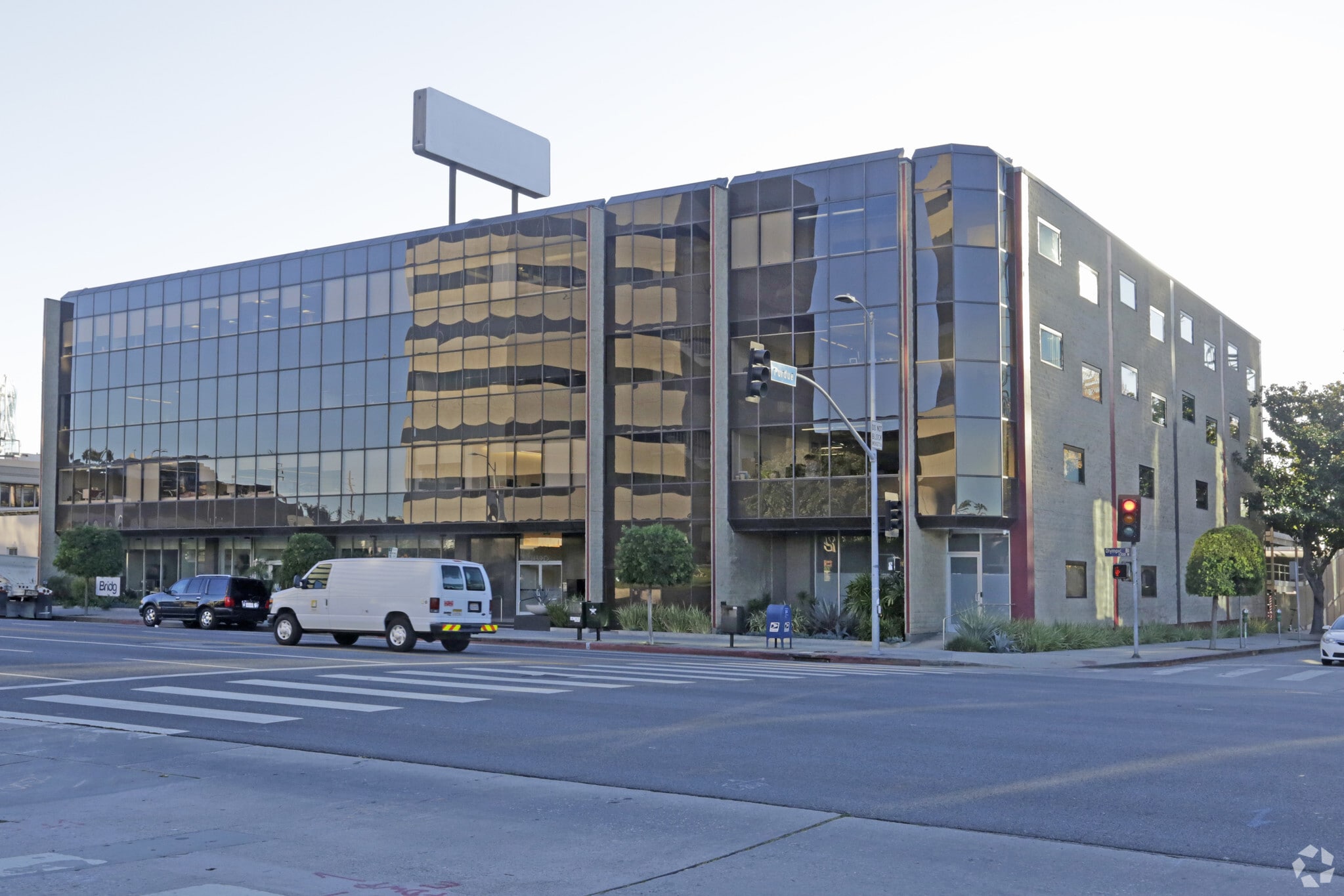 11388-11390 W Olympic Blvd, Los Angeles, CA for lease Primary Photo- Image 1 of 13