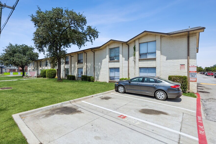 1415 W Airport Fwy, Irving, TX à vendre - Photo du bâtiment - Image 1 de 26