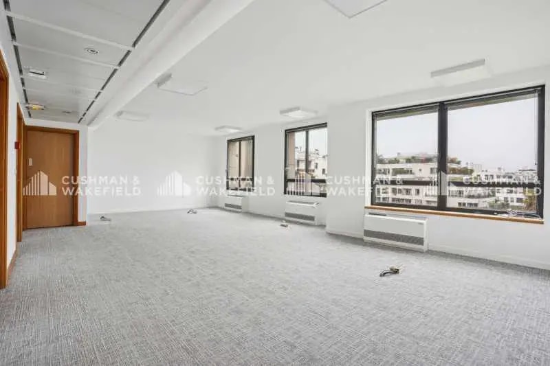 11 Bis Place Du General Leclerc, Levallois-Perret for lease Interior Photo- Image 1 of 3
