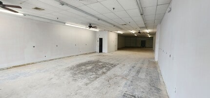 970-992 Poquonnock Rd, Groton, CT for lease Interior Photo- Image 1 of 1