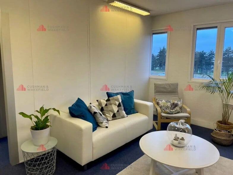 Office in Dijon for lease - Interior Photo - Image 3 of 3