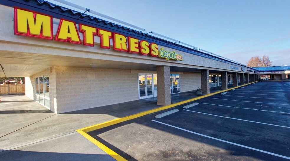 731 N Columbia Center Blvd, Kennewick, WA à louer - Photo du bâtiment - Image 3 de 7