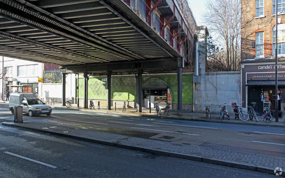 210 Balham High Rd, London for lease - Building Photo - Image 1 of 1