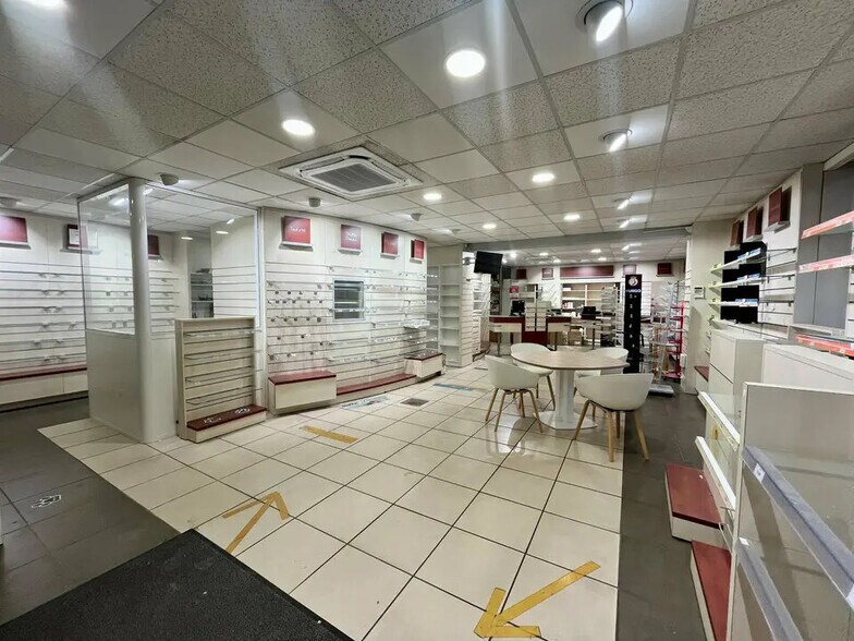 Commerce de détail dans MONTFAVET à louer - Photo du bâtiment - Image 3 de 15