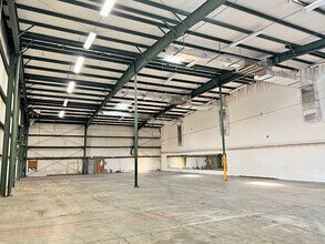 1401 Rail Head Blvd, Naples, FL for lease Interior Photo- Image 2 of 2