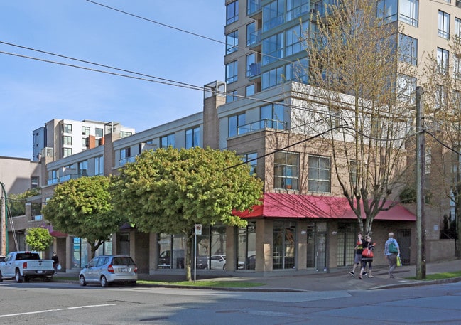 More details for 1672 6th Av W, Vancouver, BC - Retail for Sale