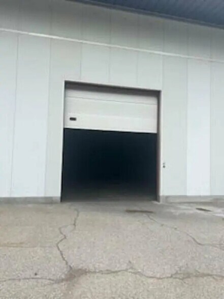 Industriel dans Châteaurenard à louer - Photo du bâtiment - Image 2 de 4