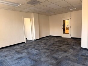 610 SW Broadway, Portland, OR for lease Interior Photo- Image 1 of 2