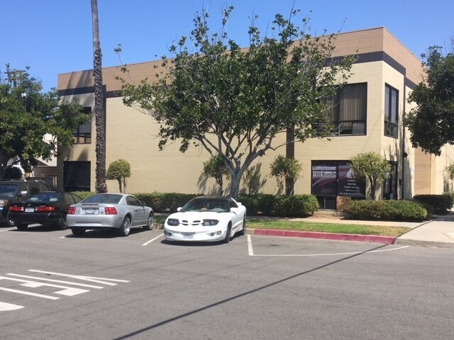 1640 Hoover Ave, National City, CA à louer - Photo du bâtiment - Image 2 de 11