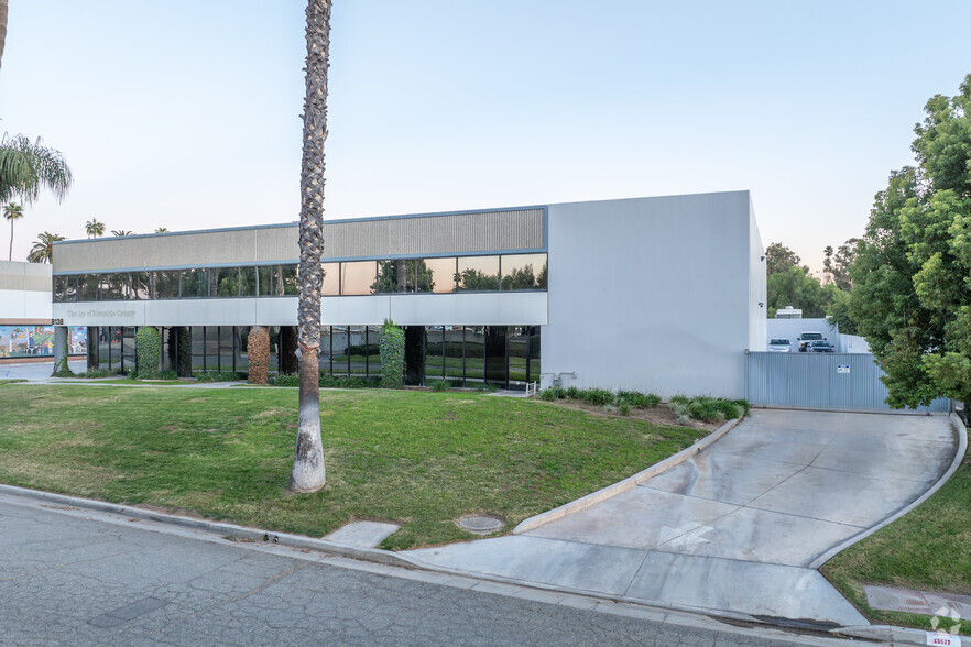 8138 Mar Vista Ct, Riverside, CA for lease - Building Photo - Image 2 of 9