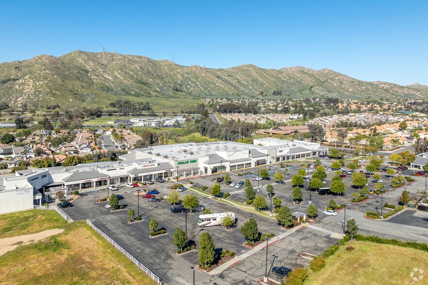 23575 Sunnymead Ranch Pky, Moreno Valley, CA for lease - Aerial - Image 2 of 8