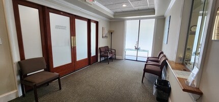 4 Carriage Ln, Charleston, SC for lease Interior Photo- Image 2 of 8