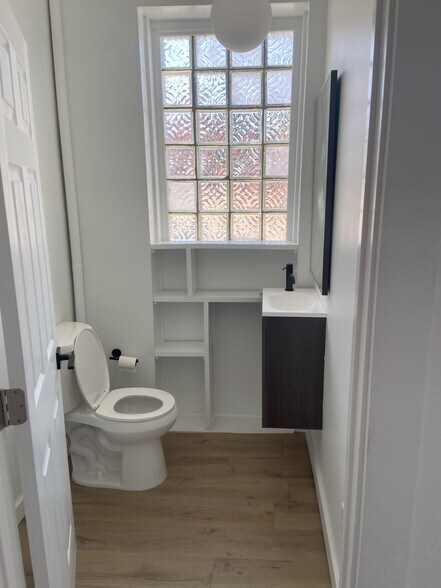 305 W Pike St, Covington, KY à louer - Photo du bâtiment - Image 3 de 13