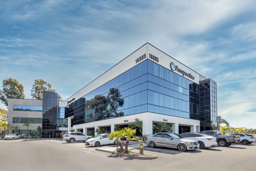 16885 Via del Campo Ct, San Diego, CA à louer - Photo du bâtiment - Image 1 de 11