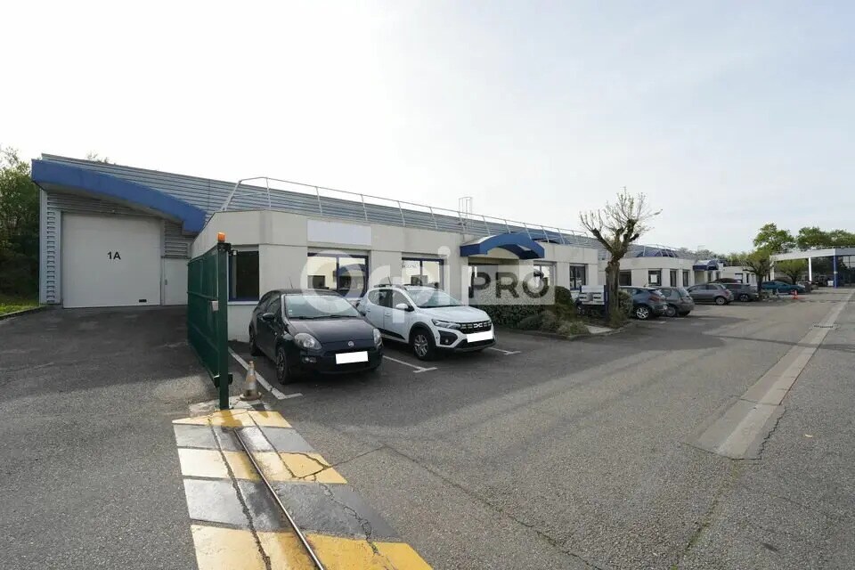 Office in Saint-Genis-Laval for lease Building Photo- Image 1 of 48