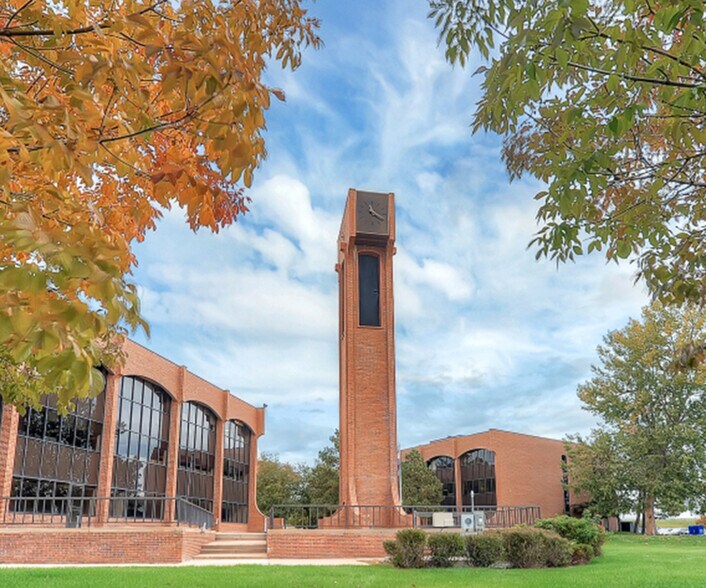 14241 E 4th Ave, Aurora, CO à louer - Photo du bâtiment - Image 1 de 5