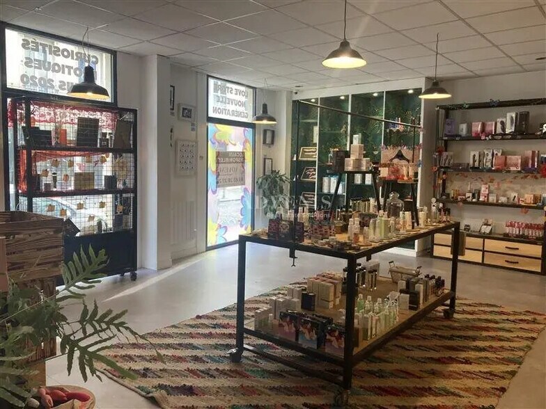Retail in Nancy for lease - Interior Photo - Image 2 of 4