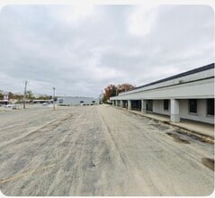 7103 W 111th St, Worth, IL for lease Building Photo- Image 2 of 4